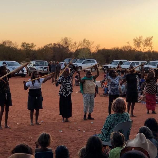 Aboriginal people dancing in Mutitjulu 